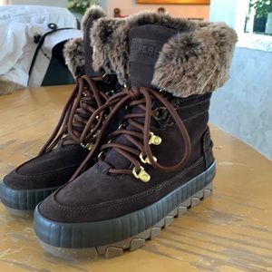 New Sperry “torrent” lace up boot